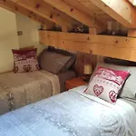 公寓式酒店 Casa Vacanze: Maison Des Gnomes 查兰德圣安塞尔