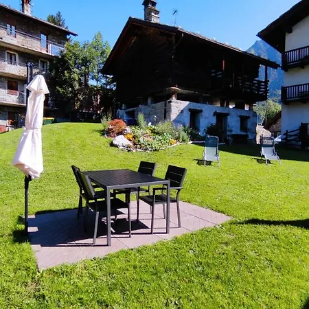 Apartahotel Casa Vacanze: Maison Des Gnomes