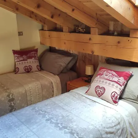 Aparthotel Casa Vacanze: Maison Des Gnomes Challand-Saint-Anselme