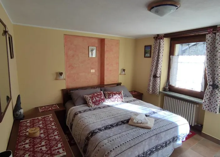 Aparthotel Casa Vacanze: Maison Des Gnomes Challand-Saint-Anselme