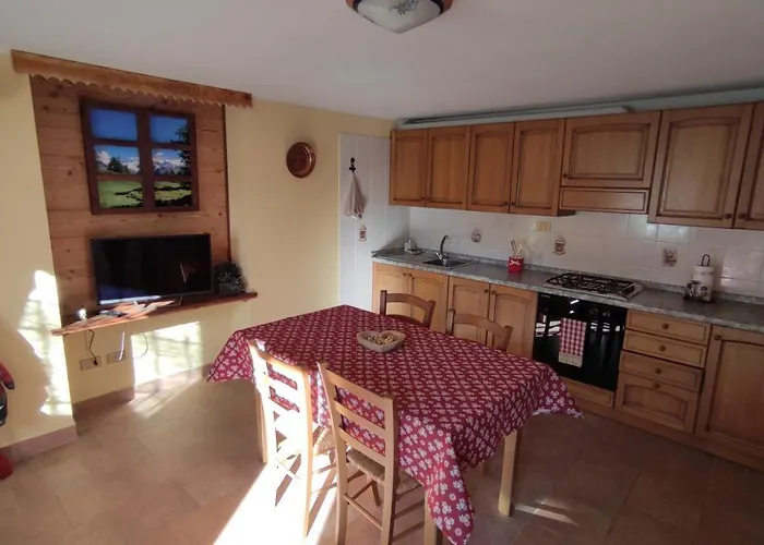 Aparthotel Casa Vacanze: Maison Des Gnomes Challand-Saint-Anselme