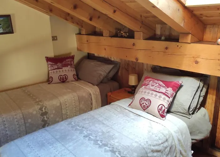 Aparthotel Casa Vacanze: Maison Des Gnomes Challand-Saint-Anselme